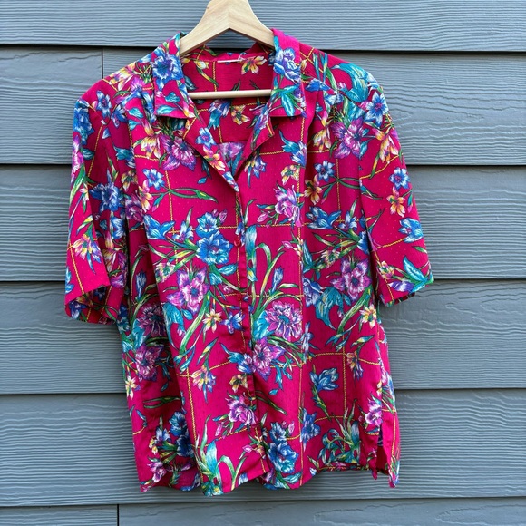 Vintage floral & hot pink button up - Picture 6 of 9
